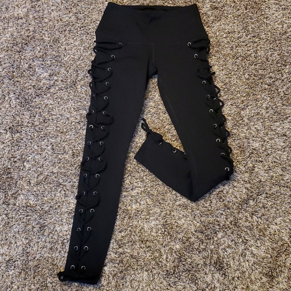 🌺 3/$35 Black Leggings